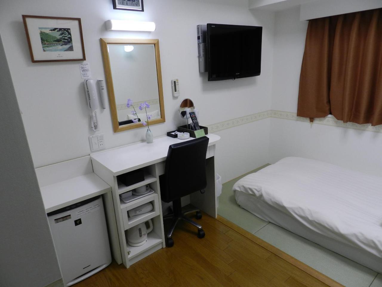 Hotel Check In Shijokarasuma à Kyoto Extérieur photo